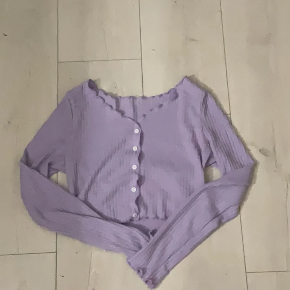 - Teen Girls Lettuce Trim Crop Top - - Picture 4 of 4